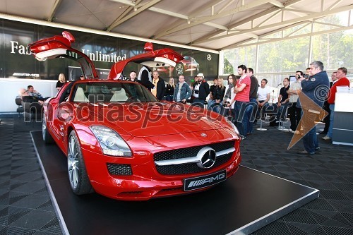 Mercedes Benz SLS AMG