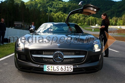 Mercedes SLS AMG