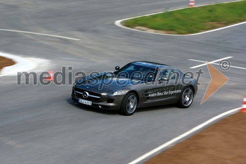 Mercedes SLS AMG