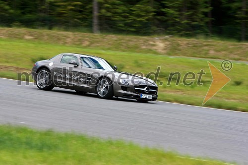 Mercedes SLS AMG