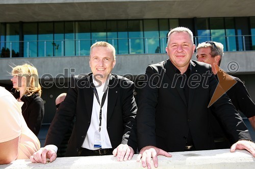 Igor Geršak, direktor za prodajo osebnih vozil Mercedes-Benz pri AC Intercar d.o.o. in Štefan Vöröš, generalni direktor AC Intercar, d.o.o.