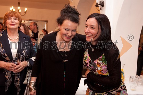 Nina Župevec, lastnica gostilne Katrca in Mateja Jordovič Potočnik, fotografinja