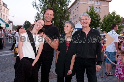Urša Vidmar, baletka, Tomaž Rode, baletnik, Maruša Vidmar, nekdanja balerina in soprog Vojko,nekdanji baletnik