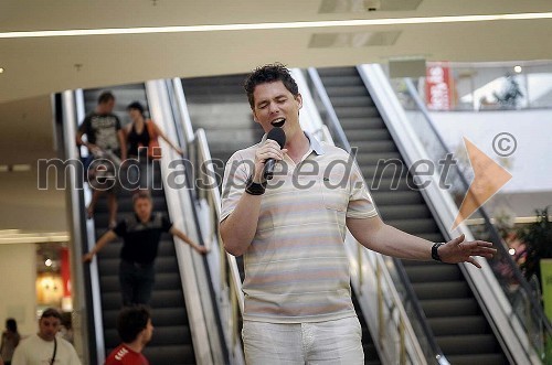 Boštjan Bračič, radijski moderator in polfinalist oddaje Slovenija ima talent