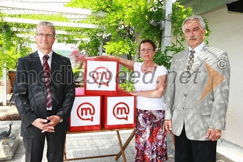 Zoran Janko, glavni izvršni direktor družbe Mobitel d.d., Anita Ogulin, Zveza prijateljev mladine Slovenije - Zveza prijateljev mladine Ljubljana Moste Polje in Franc Hočevar, predsednik Zveze prijateljev mladine Slovenije