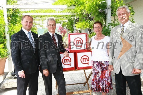 Matej Raščan, direktor in lastnik podjetja Rašica Point d.o.o., Zoran Janko, glavni izvršni direktor družbe Mobitel d.d., Anita Ogulin, Zveza prijateljev mladine Slovenije - Zveza prijateljev mladine Ljubljana Moste Polje ter Franc Hočevar, predsednik Zveze prijateljev mladine Slovenije