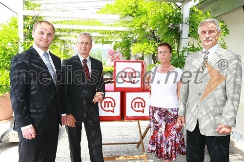 Matej Raščan, direktor in lastnik podjetja Rašica Point d.o.o., Zoran Janko, glavni izvršni direktor družbe Mobitel d.d., Anita Ogulin, Zveza prijateljev mladine Slovenije - Zveza prijateljev mladine Ljubljana Moste Polje ter Franc Hočevar, predsednik Zveze prijateljev mladine Slovenije