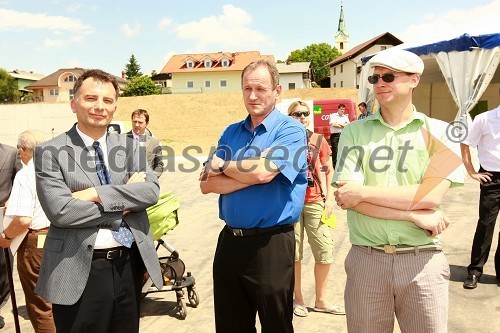 Mag. Tomaž Poje, Kmetijski inštitut Slovenije, Štefan Čebašek, predsednik Krajevne skupnosti Pirniče in mag. Aleš Zver, Keter Group