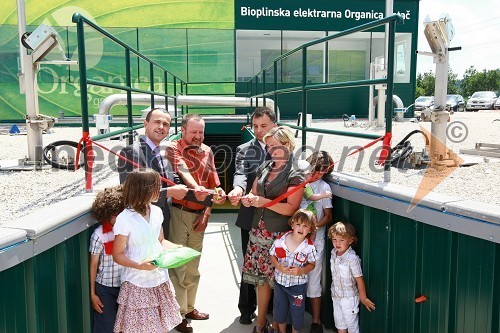 Miha Petač, lastnik bioplinske elektrarne Organica - Petač z družino, Miran Naglič, Kmetijsko gozdarska zbornica Slovenije ter mag. Tomaž Poje, Kmetijski inštitut Slovenije