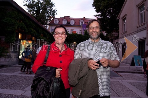 Iris Selan, direktorica Tristokosmatih in Dušan Uršič, direktor in odgovorni urednik radia Dur