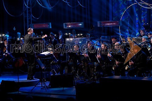 Big Band RTV Slovenija in Lojze Krajnčan, dirigent