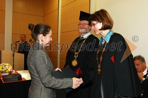 Dr. Nina Šajna, Fakulteta za naravoslovje in matematiko Univerze v Mariboru, prof. dr. Ivan Rozman, rektor Univerze v Mariboru in  	prof. dr. Nataša Vaupotič, dekanica Fakultete za naravoslovje in matematiko Univerze v Mariboru