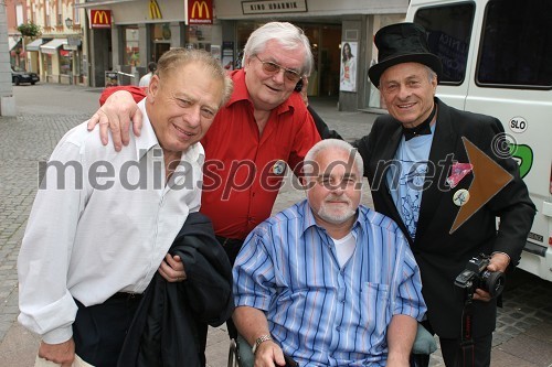 Trije tenorji: Janez Svečnik Sveča, pianist, Marko Novosel, pevec, Ervin Ogner, pevec in Smiljan Pušenjak, fotografska legenda