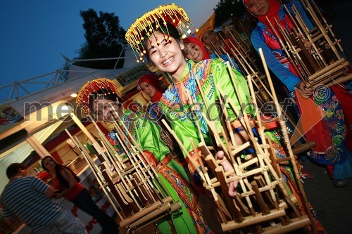 Folklorna skupina Keluarga Paduan Angklung Sma Negeri 3, Indonezija