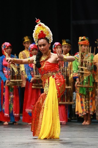 Folklorna skupina Keluarga Paduan Angklung Sma Negeri 3, Indonezija