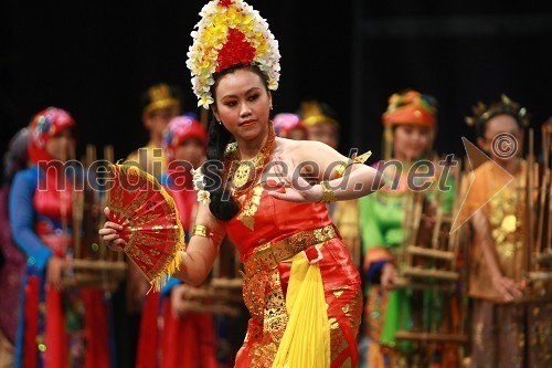 Folklorna skupina Keluarga Paduan Angklung Sma Negeri 3, Indonezija