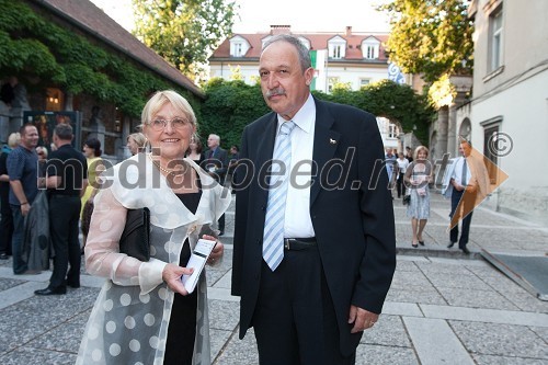 Tomaž Habe, skladatelj, pedagog in dirigent s soprogo