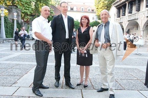 	Damjan Damjanovič, direktor Slovenske filharmonije, Igor Lukšič, minister za šolstvo in šport, soproga dr. Marta Macedoni Lukšič, pediatrinja in Branko Pavlin, predsednik uprave časopisne družbe Dnevnik