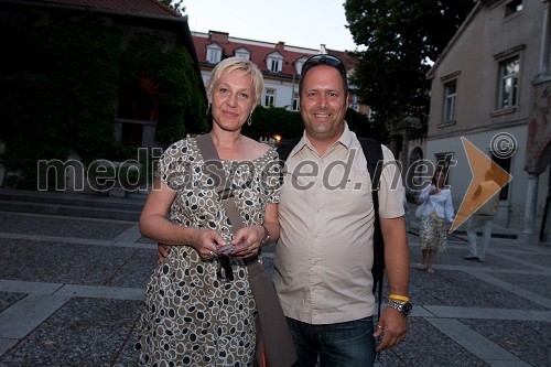 Meta Ornik, voditeljica oddaje O živalih in ljudeh in Robert Bogataj, fotograf