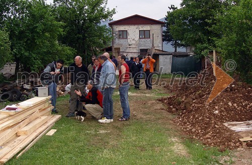 Snemanje v avtentičnem okolju ob Kolarjevi hiši