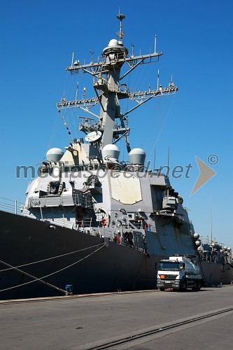 USS McFaul (DDG 74), ameriška vojaška ladja