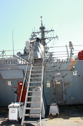 USS McFaul (DDG 74), ameriška vojaška ladja