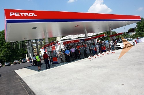 Bencinski servis Petrol na Litijski cesti v Ljubljani