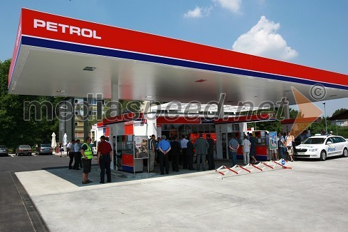 Bencinski servis Petrol na Litijski cesti v Ljubljani