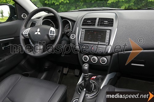 Notranjost avtomobila Mitsubishi ASX