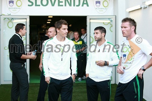 Valter Birsa, Bojan Jokič in Matej Mavrič Rožič, člani slovenske nogometne reprezentance
