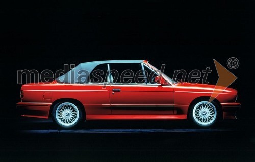 BMW M3 kabriolet serija E30
