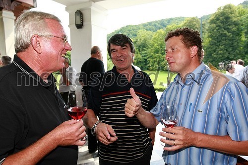 Drago Bulc, novinar in predsednik društva turističnih in potovalnih novinarjev Slovenije in Tone Anderlič, poslanec ter  	Danilo Steyer, predsednik Združenja družinskih vinogradnikov vinarjev Slovenije