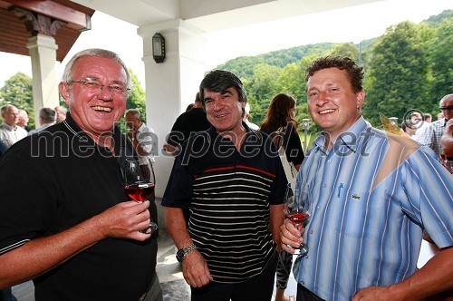 Drago Bulc, novinar in predsednik društva turističnih in potovalnih novinarjev Slovenije in Tone Anderlič, poslanec ter  	Danilo Steyer, predsednik Združenja družinskih vinogradnikov vinarjev Slovenije