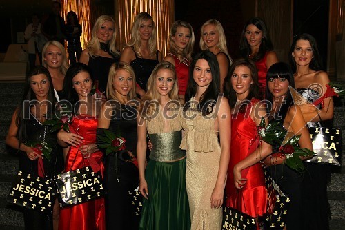 Finalistke Miss Slovenije 2006 ter Živa Vadnov, Miss Slovenije 2004 in Tina Zajc, Miss Slovenije 2003 (na sredini)