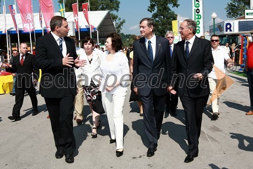 Dejan Židan, minister za kmetijstvo, gozdarstvo in prehrano, dr. Danilo Türk, predsednik Republike Slovenije in soproga Barbara Miklič Turk ter Janez Erjavec, direktor Pomurskega sejma