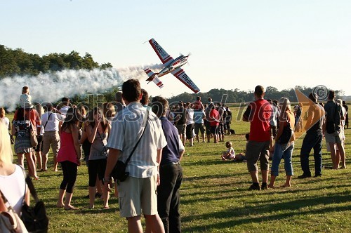 Peter Podlunšek, akrobatski pilot