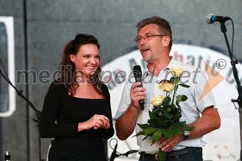 Alenka Gotar, pevka in dr. Bojan Korošec, direktor Splošne bolnišnice Murska Sobota