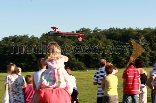 Peter Podlunšek, akrobatski pilot