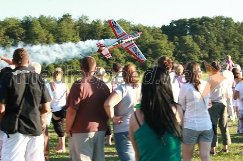 Peter Podlunšek, akrobatski pilot