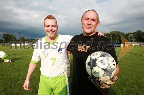 Tomaž Ščurek, član Vinske nogometne reprezentance Slovenije in Jani Jerant, glasbeni menedžer