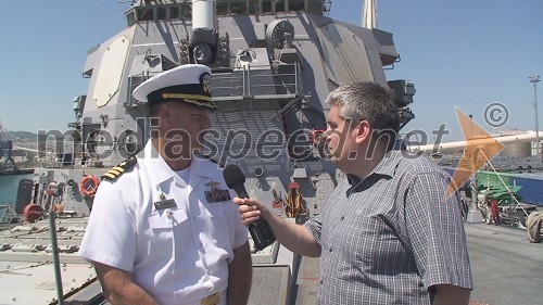 Koprsko pristanišče je obiskala ameriška vojaška ladja USS McFaul (DDG 74), bili smo na njej