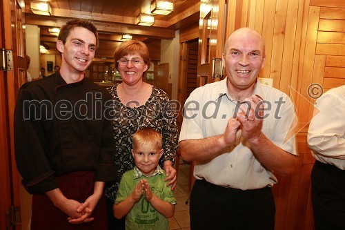 Kristjan Anderlič ter Jasna in Jože Anderlič , lastnika gostilne Anderlič ter Lan Žiga Anderlič