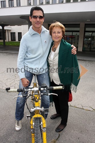 Stojan Auer, mestni svetniki MOM in Melita Cimerman, kandidatka za županjo Mestne občine Maribor