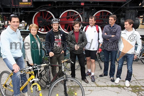 Stojan Auer, mestni svetniki MOM, Melita Cimerman, kandidatka za županjo Mestne občine Maribor, ..., Teodor Lorenčič, Gregor Jager, Tomaž Kancler in Tomaž Orešič, kandidati za župana Mestne občine Maribor