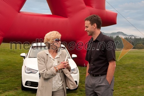 Meri Trampuž, častna članica golf kluba Lipica in Franci Bolta, direktor avtomobilske znamke Audi pri Porsche Slovenija