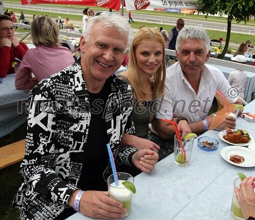 Andrej Šifrer, glasbenik, Eva Moškon, pevka in ...