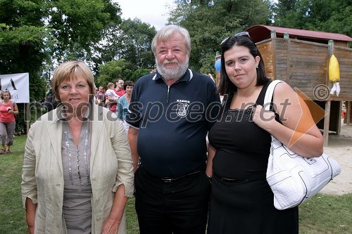 Andreja Pogačnik Jarc, podžupanja Občine Domžale in Anton Tone Smolnikar, župan Občine Kamnik ter Barbara Novak, organizatorka dogodka Čarobni dan