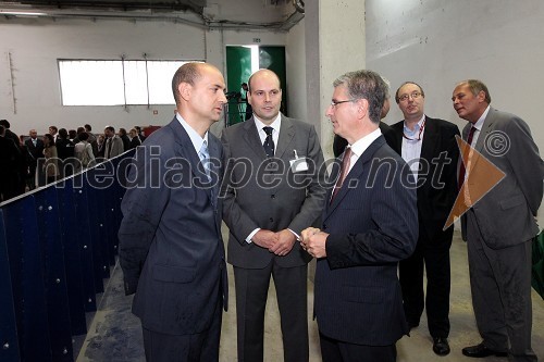 ..., Jure Fišer, direktor družbe Gorenje Surovina d.o.o. in Franjo Bobinac, predsednik uprave Gorenje d.d.