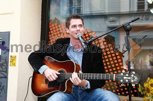 Boštjan Bračič, radijski moderator in polfinalist oddaje Slovenija ima talent