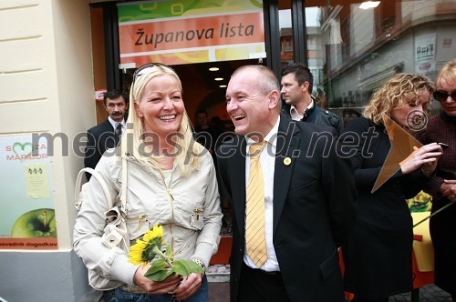 Karin, vedeževalka in Franc Kangler, župan Mestne občine Maribor